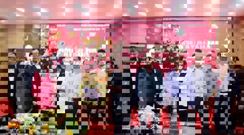 Media.NewsItem.ImageLinkTitleFormat Media.NewsItem.ImageAlternateTextFormat
