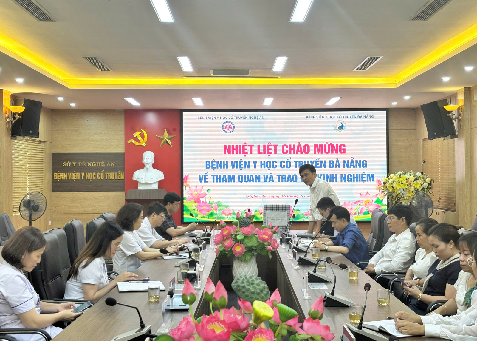 Media.NewsItem.ImageAlternateTextFormat