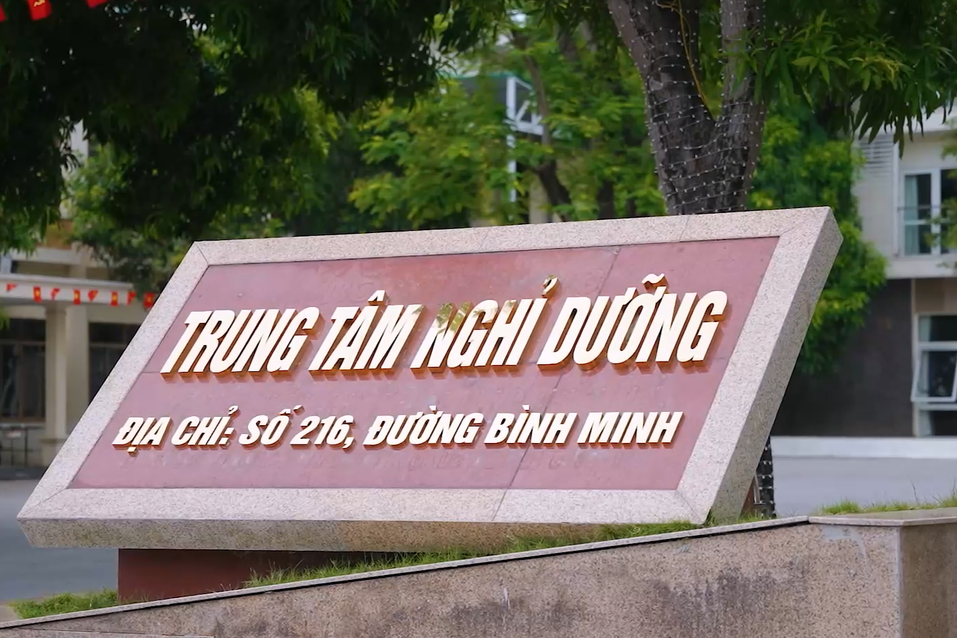 Media.NewsItem.ImageAlternateTextFormat