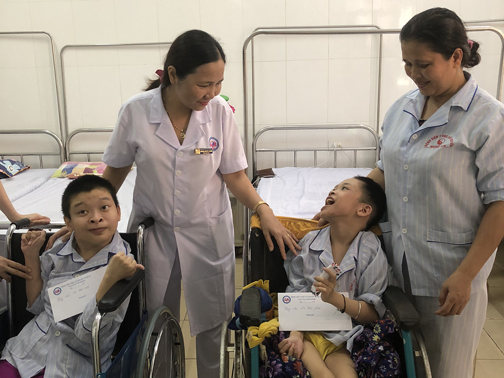 Media.NewsItem.ImageAlternateTextFormat