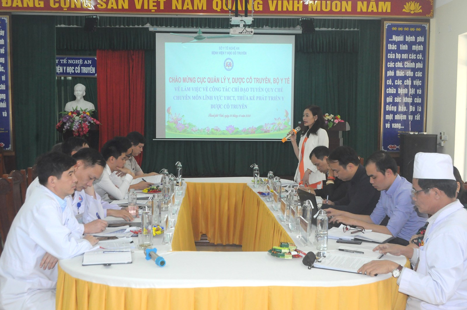 Media.NewsItem.ImageAlternateTextFormat