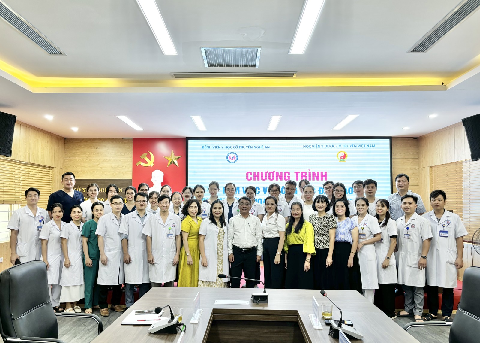 Media.NewsItem.ImageAlternateTextFormat